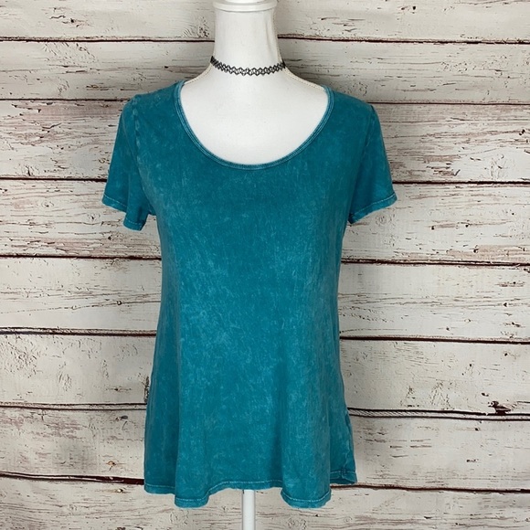 LulaRoe Acid Washed Classic Tee - Picture 1 of 9
